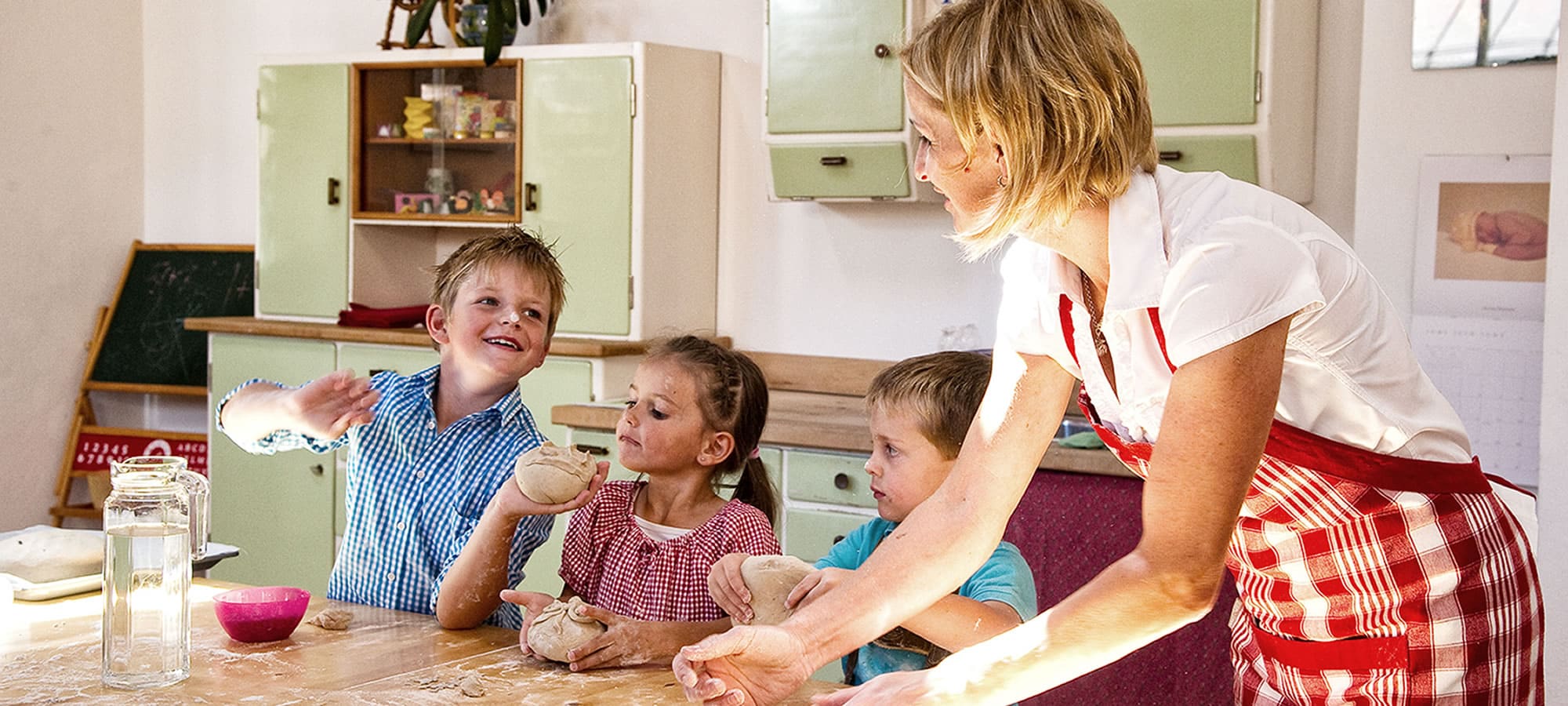 Brot backen am Kinderbauernhof Moabauer